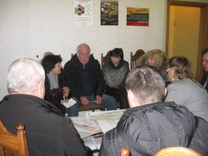  N. Putekienė  bendrauja su aktyviais Danės bendruomenės atstovais